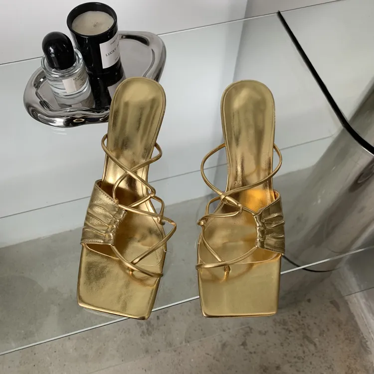2023 verão dourado de banda estreita chinelos femininos dedo do pé quadrado sandálias de salto baixo chinelos sandálias chinelos sapatos femininos