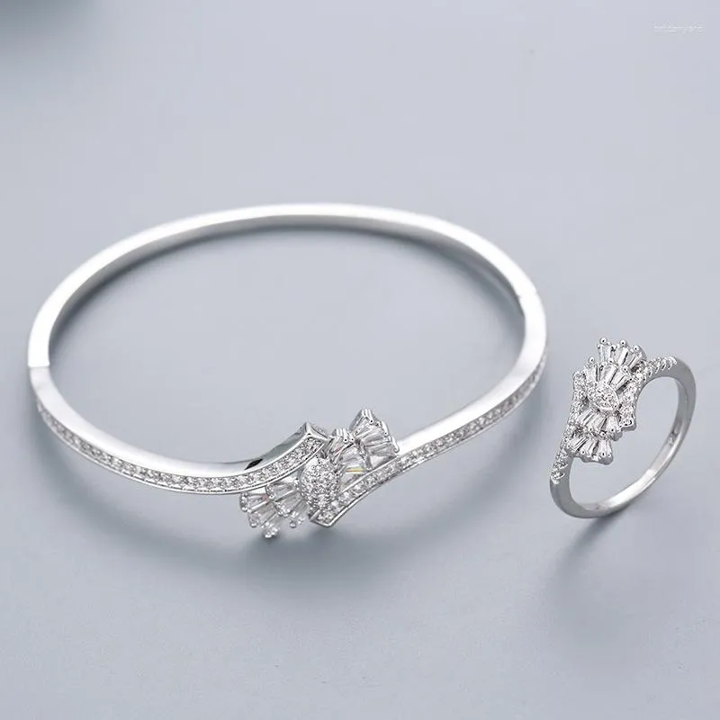 Necklace Earrings Set Simple Flower Romantic Plant 2Pcs Fashion Bracelet Ring High-Quality Zircon Send Friends Birthday Party