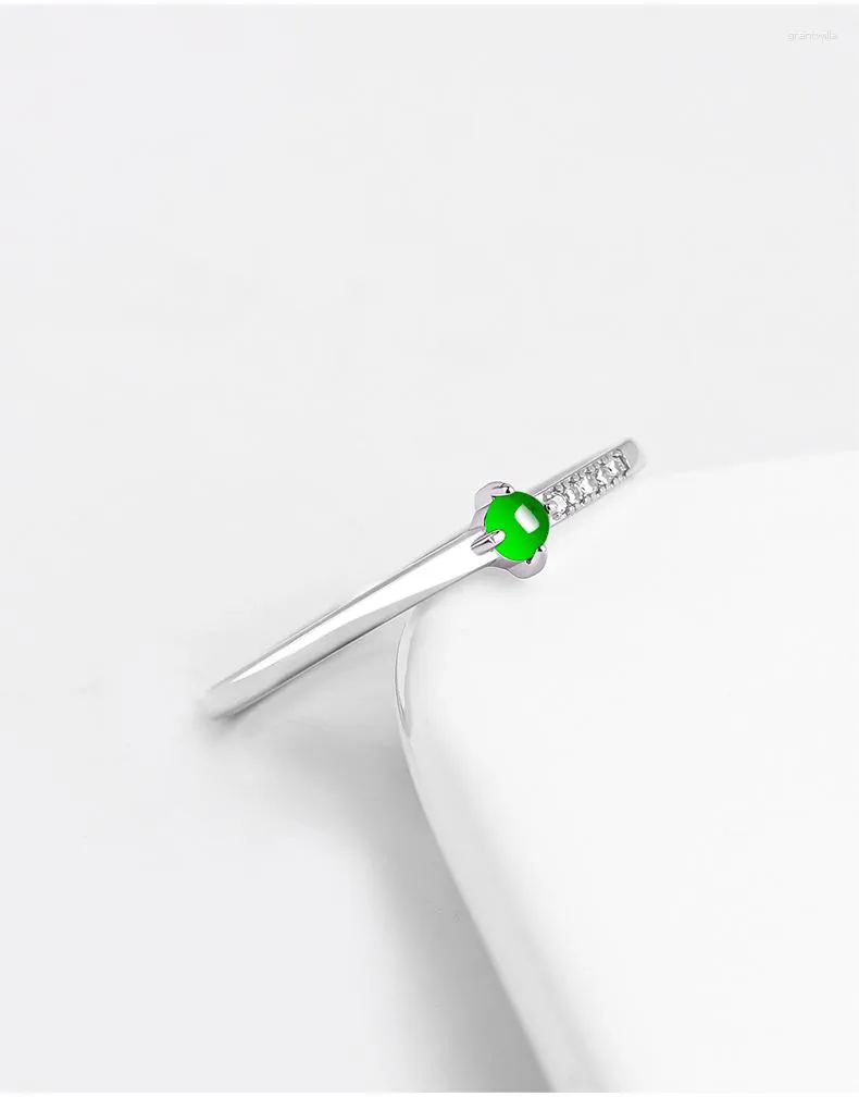 Anelli a grappolo Designer di giada birmana Regali di smeraldo di lusso Giadeite verde naturale Gioielli di moda intagliati Donne Talismani in argento 925