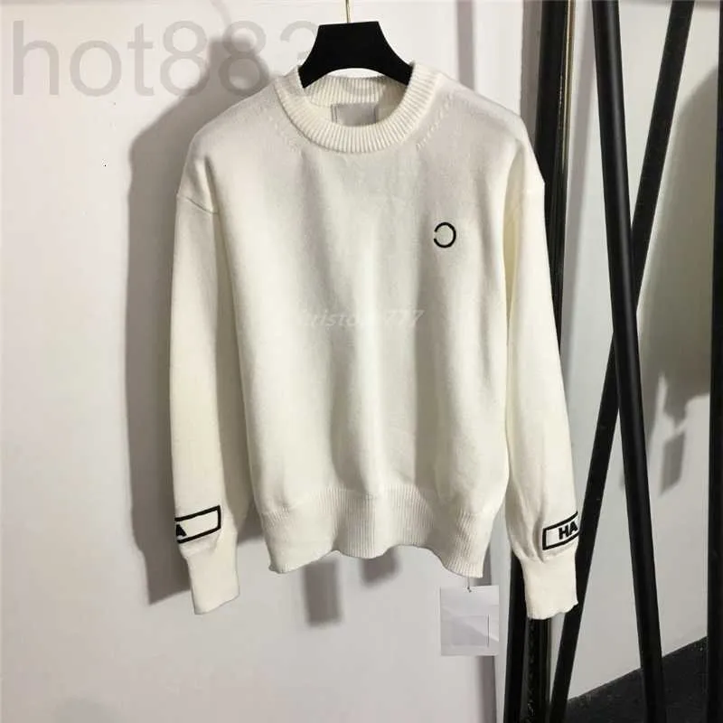 Kvinnors tröjor Designer Brand Crew Neck Knits Ströja toppar med bokstäver broderi Milan Runway Crop Top Shirt Clothing High End Elasticity Pullover 4vr0