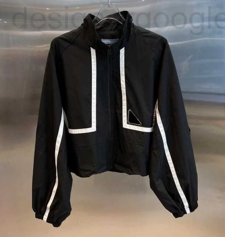 Women's Jackets designer Cardigan zipper Trench Coats Designer Sunscreen windbreaker Triangle Icon Black white Side chest 0OQ4