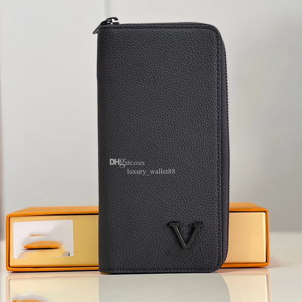 Luxury Designer Single End Ridge Style Wallet With Classic