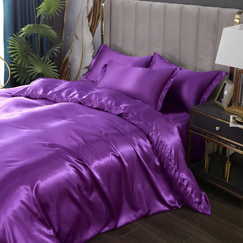 Ensembles de literie ensemble de literie en soie de mûrier nordique avec housse de couette drap de lit taie d'oreiller luxe satin double drap de lit solide roi reine complet jumeau 230625