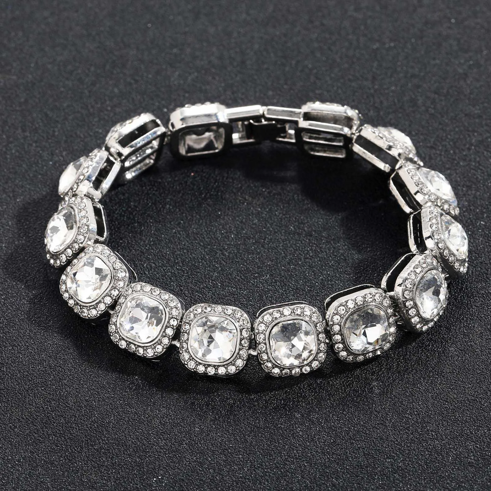 Wolf Tide 13mm Square Clustered Crystal Armband Iced Out Rhinestone Crystal Sugar Cuban Link Chain Hip Hop Mens Bangle Armband Party Club Rapper Bijoux Gifts