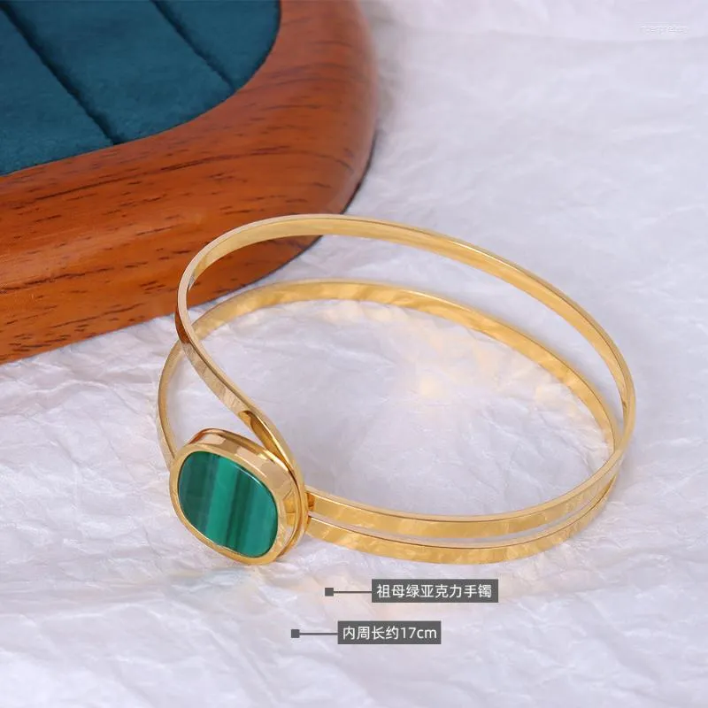 Bangle Emerald Geometric Elements randig akrylarmband titanstål pläterat 18 guld melv22