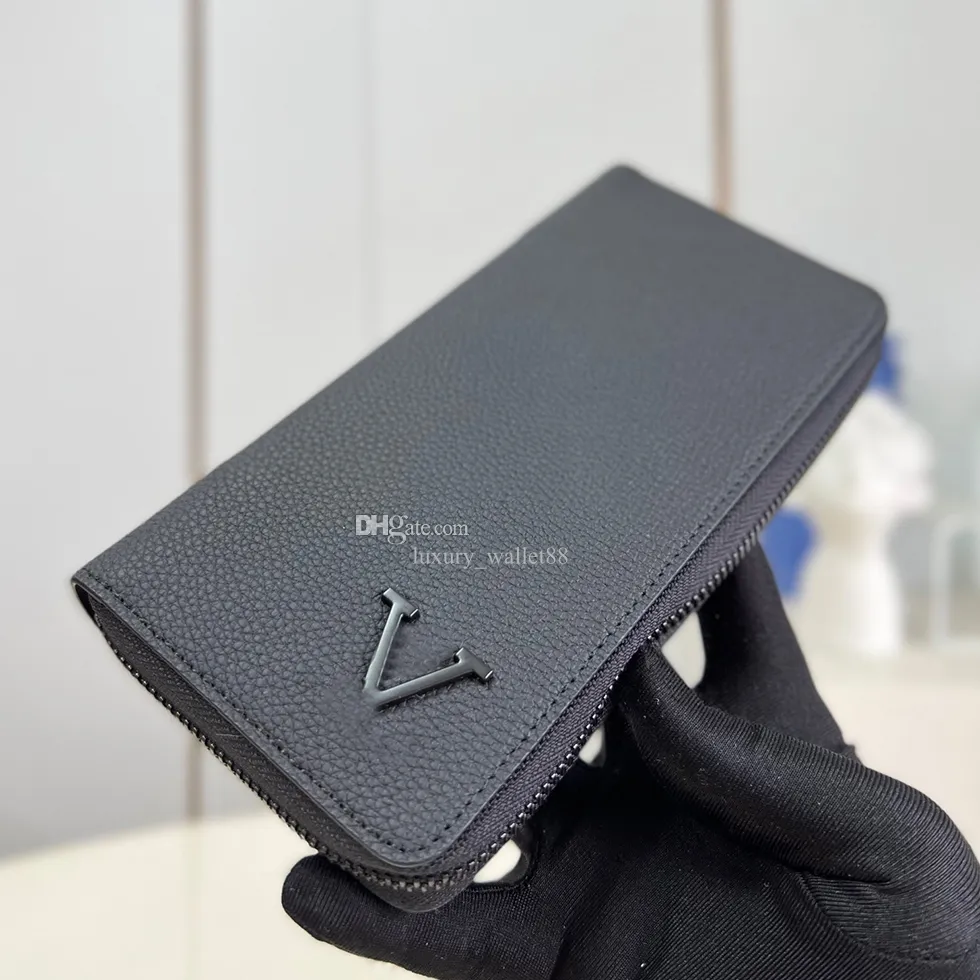 Luxury Designer Single End Ridge Style Wallet With Classic