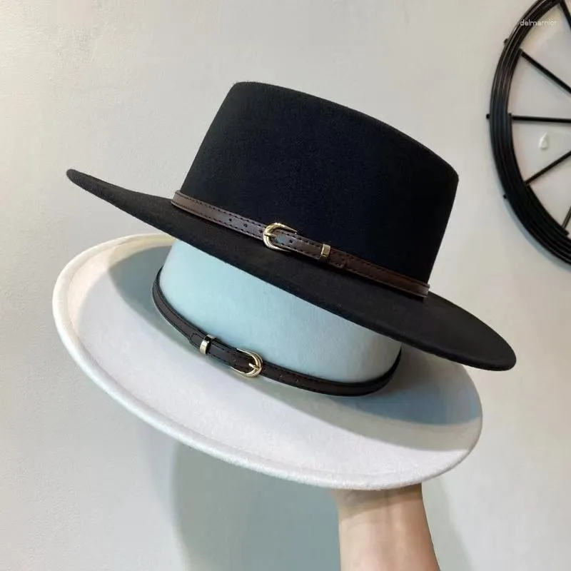 Berretti Autunno Inverno British European American Style Fibbia per cintura Flat Top Hat Uomo Donna Ombra a tesa larga Retro Lana Nero Jazz