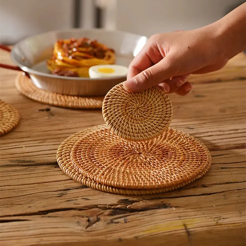 Handgemaakte natuurlijke rotan onderzetters matten voor drankjes Hittebestendige herbruikbare rieten Boho Coaster voor theekopje