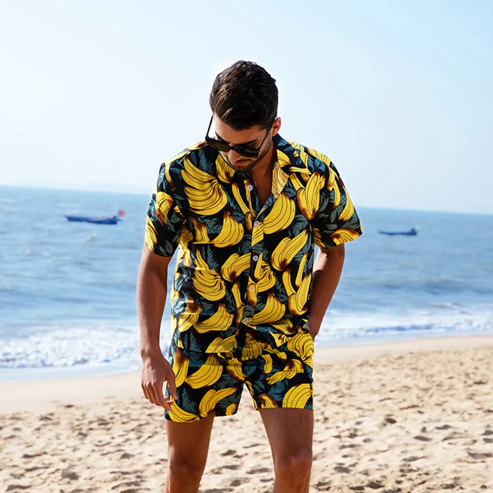 Tute da uomo Summer Beach Casual da uomo Pantaloncini a maniche corte Set alla moda Banana Stampa Hawaiian Vacation Risvolto Camicia floreale Set in due pezzi 230621