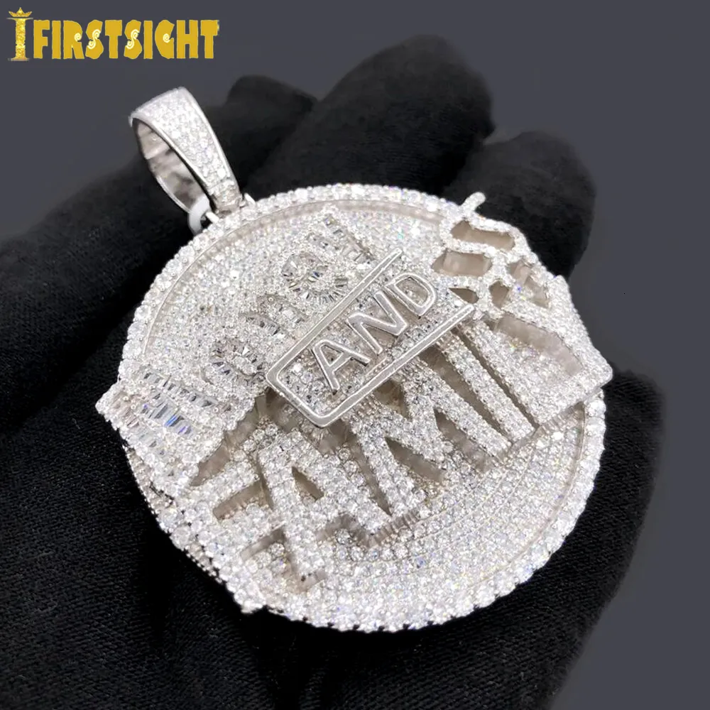 Charmes Iced Out Bling Lettre Argent Et Famille Pendentif Collier Plaqué Or CZ Cubic Zirconia Rond Dimensionnel Charme Hommes Hiphop Bijoux 230626