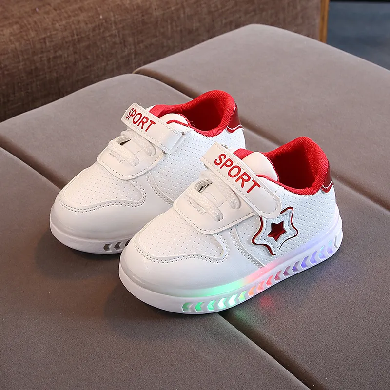 Sneakers Baby Led-schoenen voor jongens Mode Meisjes Comfortabele sport Verlichte kinderen Ademende casual mesh-schoen met lichte zool 230626