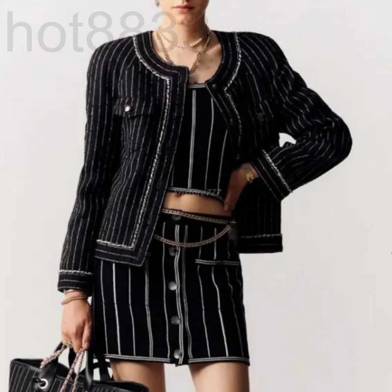 Two Piece Dress Designer Women Sets Knits Suits with Striped Print Girls Runway High End Luxury Brand Tee Vest t Shirt Crop Tops Camisole Mini Skirt OIQT