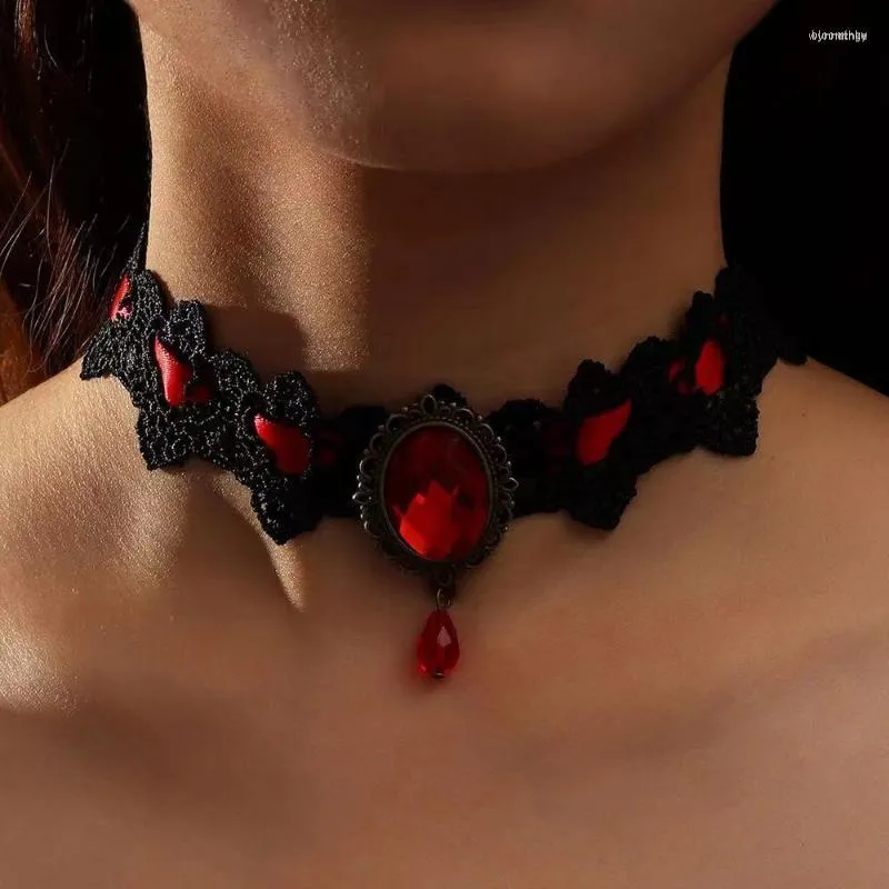 Choker Chokers Halloween czarny czerwony koronkowy naszyjnik dla kobiet w stylu vintage kryształowy gotycki punkowy kołnierz na balu biżuteria ślubna akcesoria Bloo22