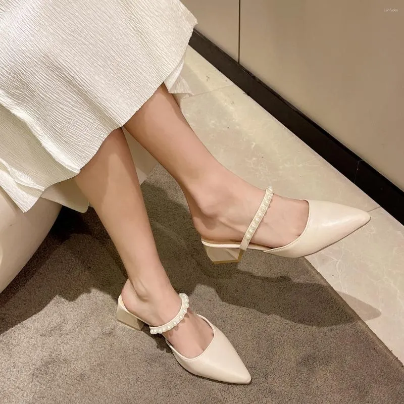 Slippare 2023 Summer Korean Fashion Baotou Tjock Heel Point High Shoes With Pearl Stripe Middle for Women Q-J37