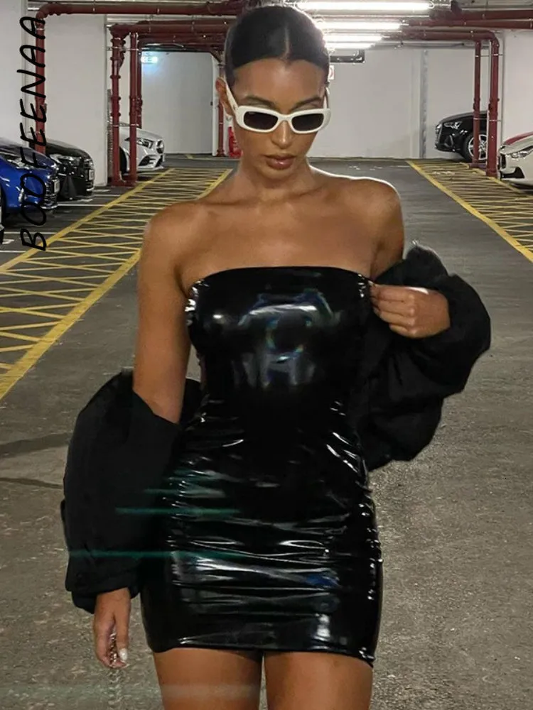 Strapless latex top