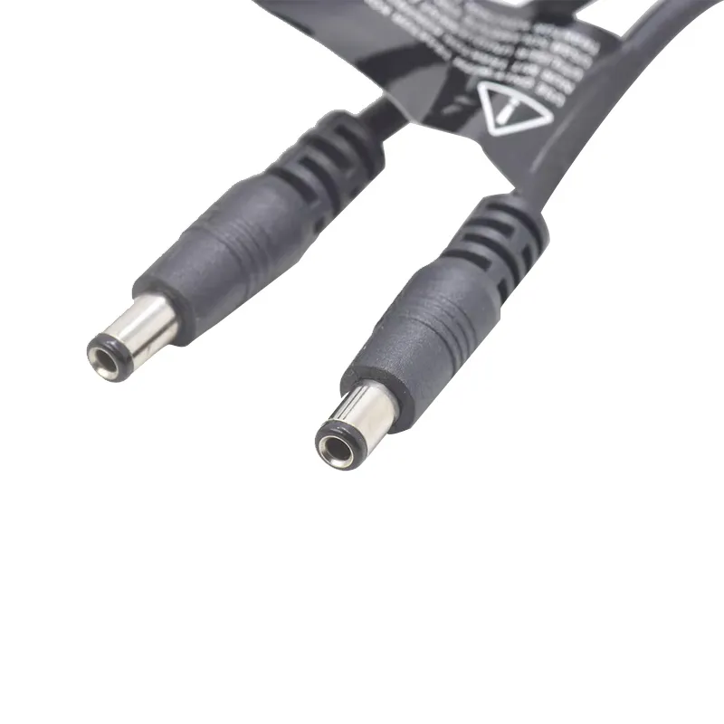 DC 5.5mm X 2.5mm Power Splitter Cable Jack femmina a 2 maschio Splitter Connector Adapter Wire LED Strip Telecamera di sorveglianza Sicurezza