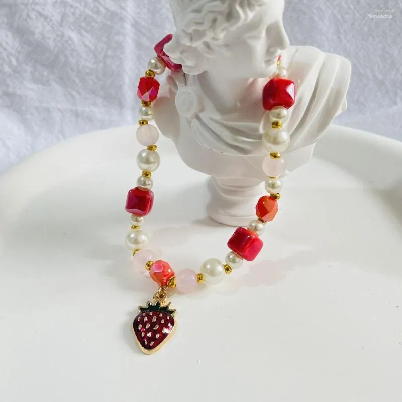 Pulseras con dijes lindos para mujeres originales hechos a mano Y2k perla cristal niñas rojo fresa colgante brazalete joyería de la amistad