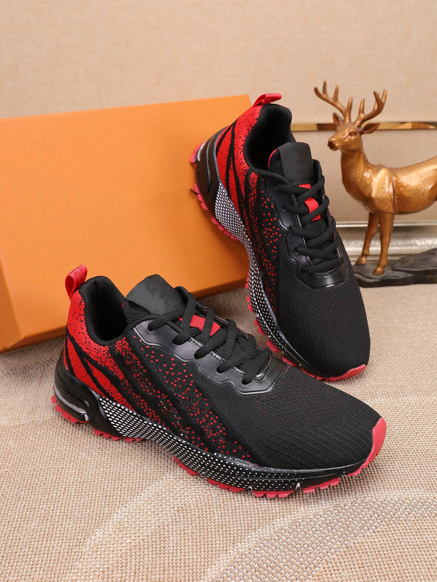 Wysokiej jakości buty do biegania projektant Luis Outdoor Casual Retro Sports Buty Vuttonity Men Sneakers Run Away Trener V11