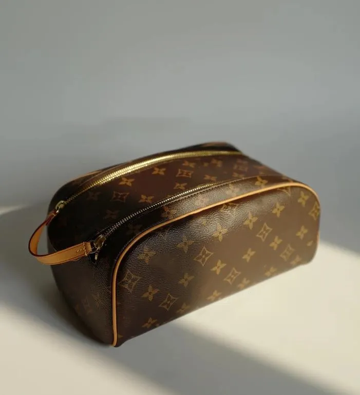 Large Capacity Travel Makeup Bag Portable Toiletry Organizer