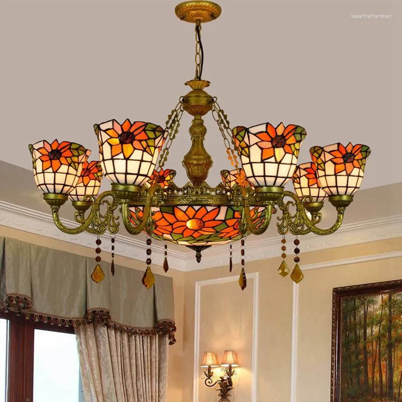 Lampade a sospensione Lampada a forma di girasole pastorale retrò in vetro colorato in stile europeo 68 Luci del soggiorno con illuminazione a cristallo a distanza