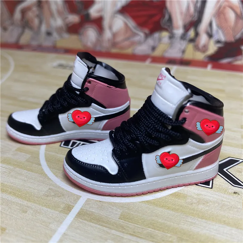 1/6 mini zapatilla modelo italiano lindo zapato de baloncesto llavero accesorios para bolso de coche