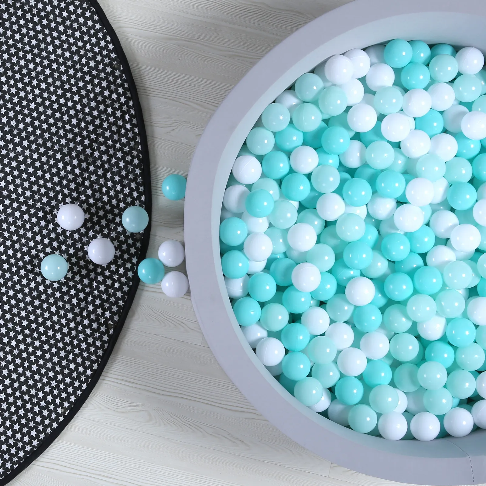 100-Piece Plastic Ball Pit Balls With Storage Bag - BPA Free Play Pool Balls