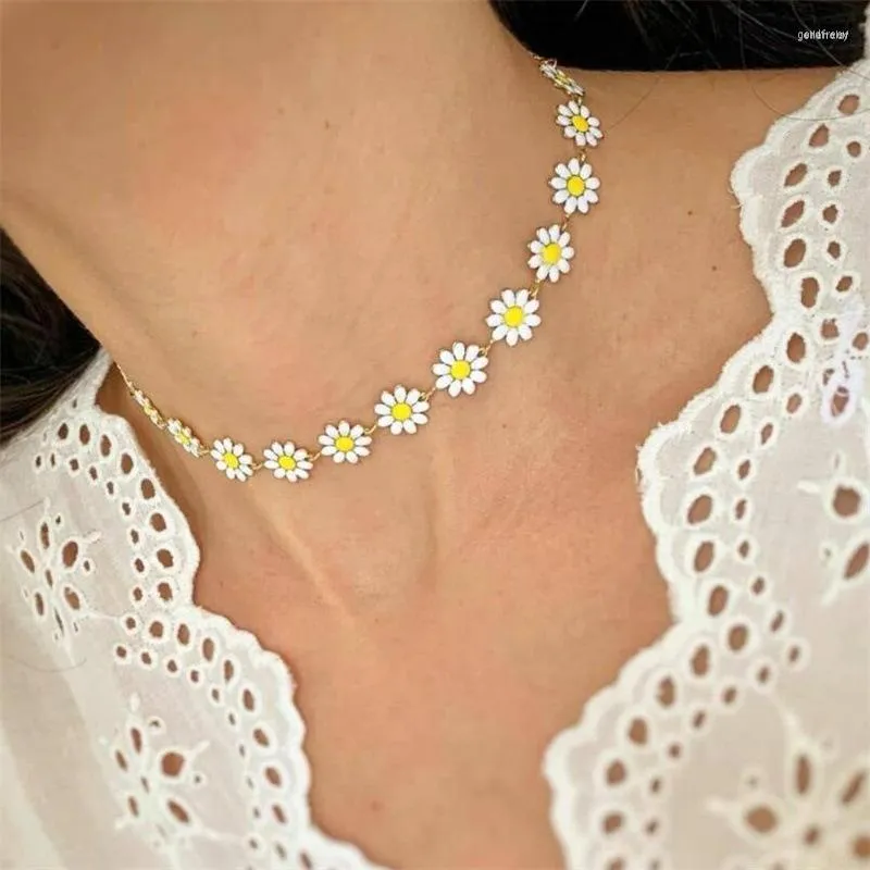 Choker Elegant Flower Daisy Clavicle Necklace For Women Statement Bridal Wedding Party Jewelry Korean Bead Pendant Birthday Gift