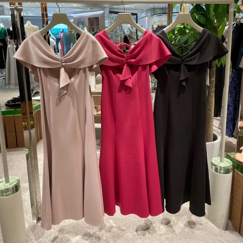 Casual Dresses Kuzuwata Japanese V-hals Ruffles Backless Cross Soe Up High Wasit Robe Slim Fit Solid Color Mermaid Vestidos