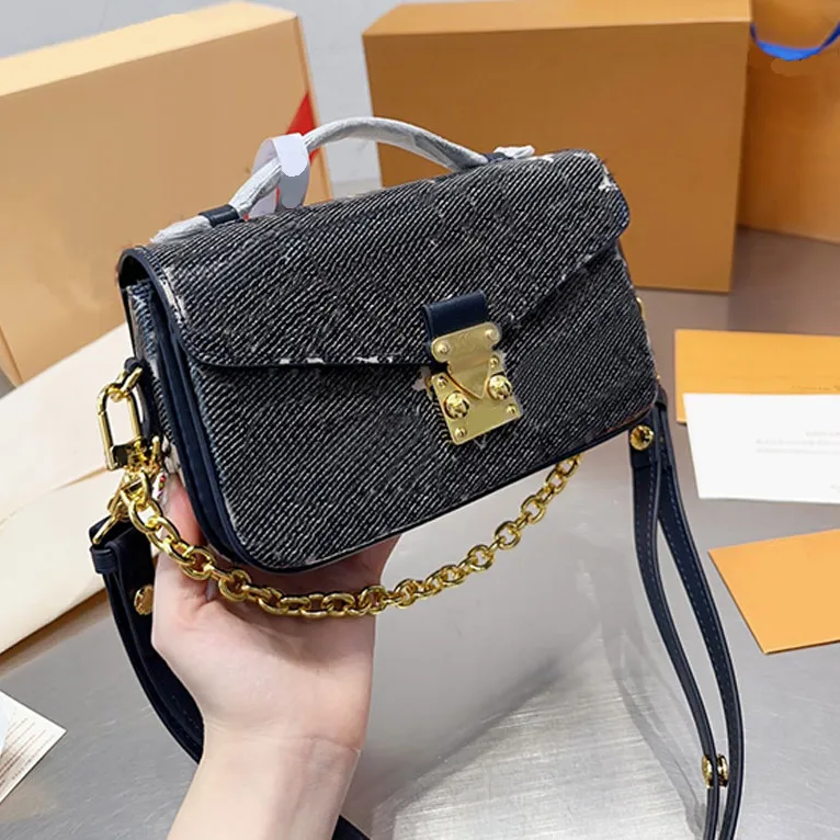 Siyah Zincir Çanta Messenger Çanta Denim Eski Koltuk Altı Çanta Üst Kolu Crossbody Çanta Kapaklı Omuz Çantaları Kadın Bez Çantalar Çanta Eski Çiçek Beyaz Baskı Çanta Altın Metal