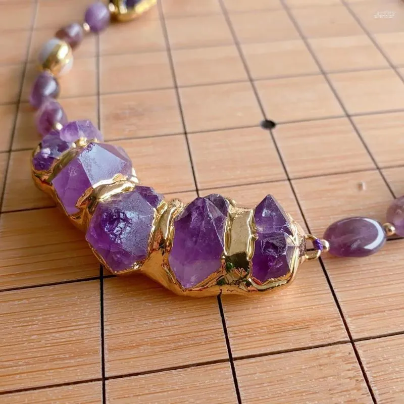 Halsband mit natürlichem lila Amethyst, kultivierter weißer Perlenkette, Druzy-Anhänger