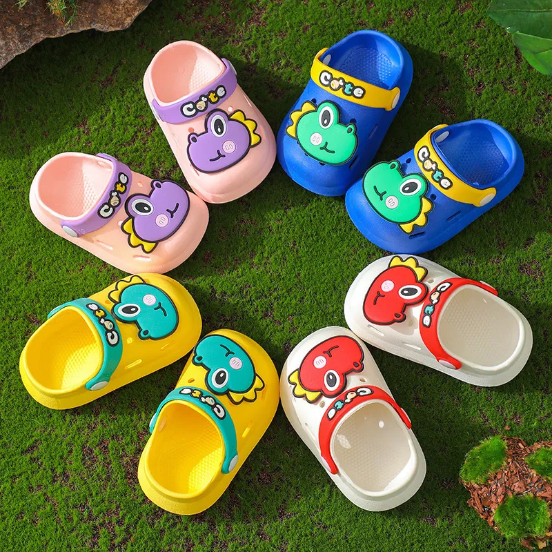 Pantofole Pantofole estive per bambini Cute Cartoon Dinosaur Toddler Boys Scarpe da spiaggia Sandali flessibili per bambini Pantofole per bambine 230626