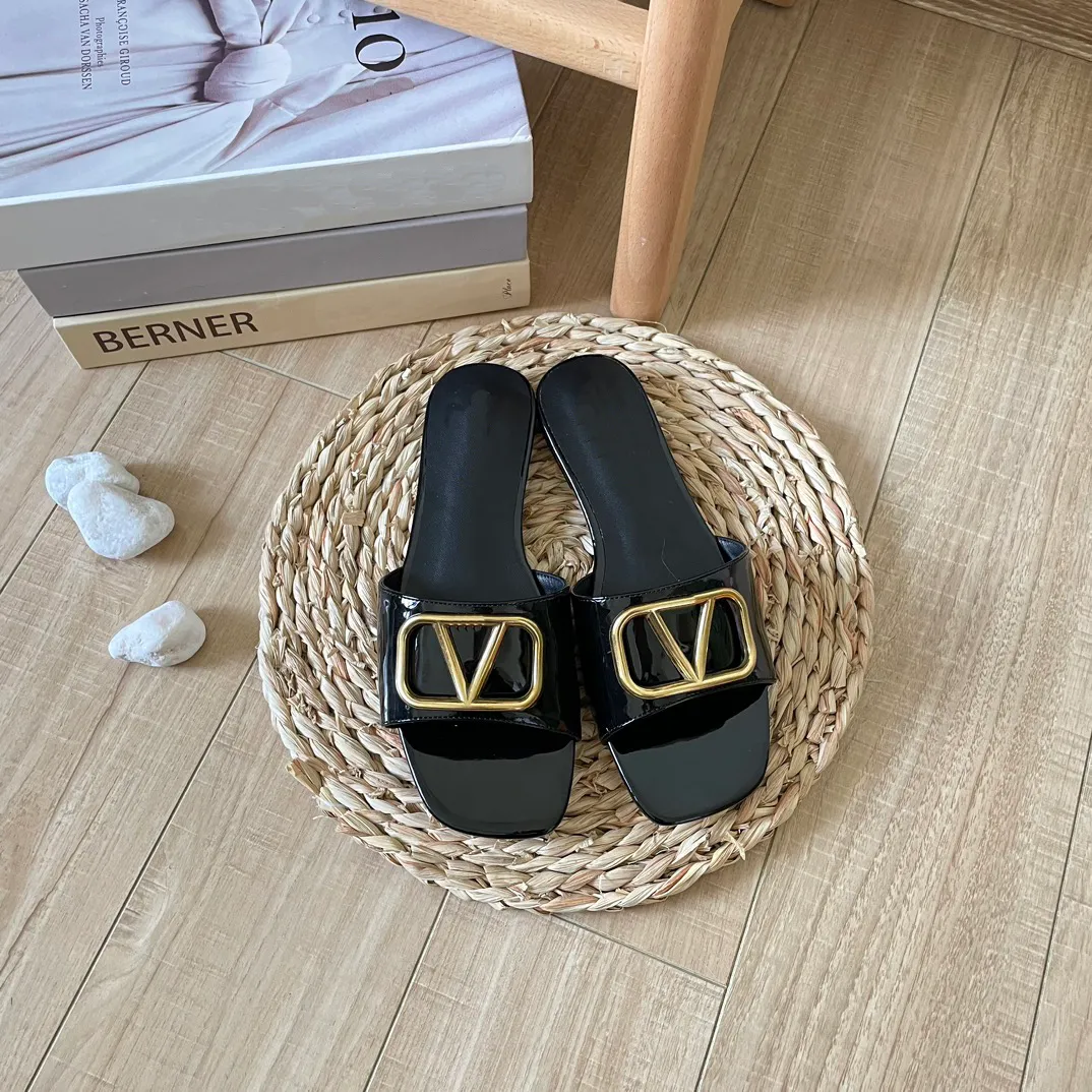 Women Sandals Slippers Signature Slide Grainy Cowhide Sexy Casual Sandal Summer Designer Luxury Fashion Ladies Beach Flat Flip Flops