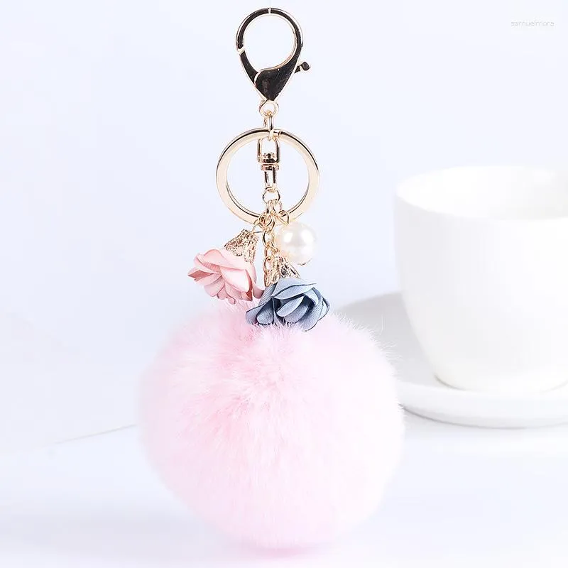 Keychains Fashion Hairball Imitation Pearls Fabric Flower Plysch Metal Keychain Car Bag Ornament Trinket Gift Women Keyring Girl Jewelry