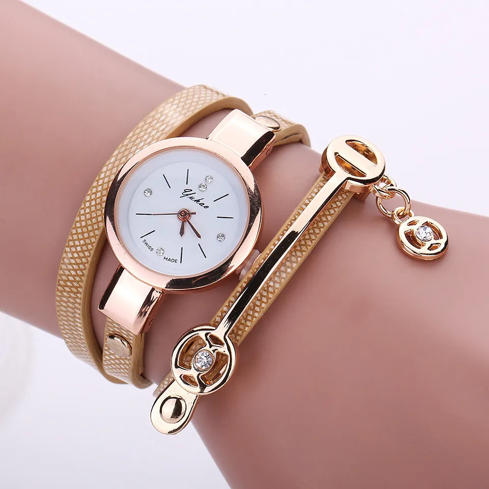 5pcs/set Women Watches Rose Gold Bracelet Set Cat Pattern Black Magnet Watch  Ladies Bracelet Wrist Watches Luxury Quartz Clock