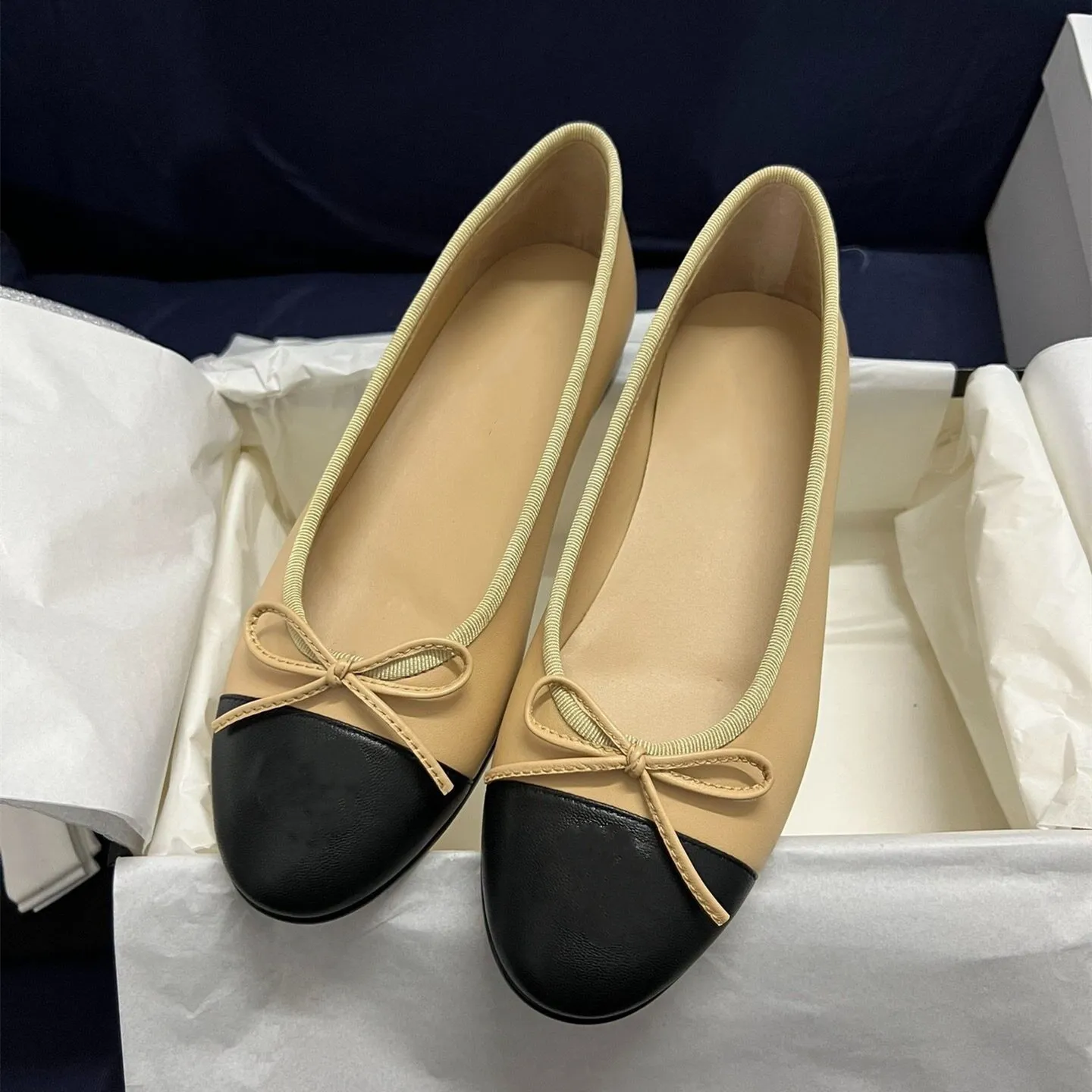 Paris Luxury Designer Black Ballet Flats Shoes Women Flat Brands quiltade äkta läderslip på ballerina rund tå damklänningskor 35-42