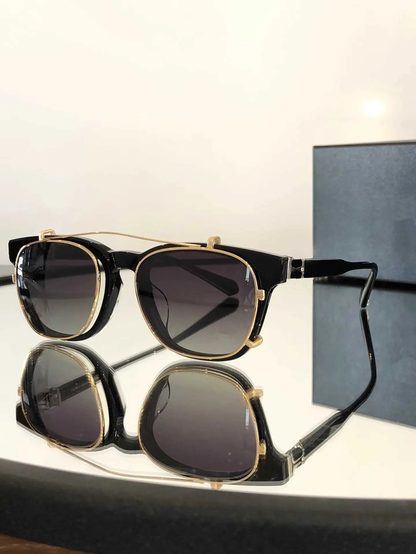 Fashion Designer Sunglasses Men Classic Luxuy High-End Metal Square Frame Popular Retro Avant-garde Outdoor Uv 400 Protection