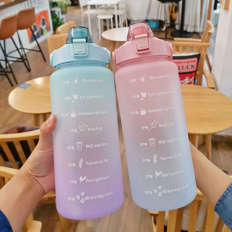 Vattenflaskor 2 liter flaska med halm kvinnliga flickor stor bärbar rese sport fitness cup sommar kall tid skala