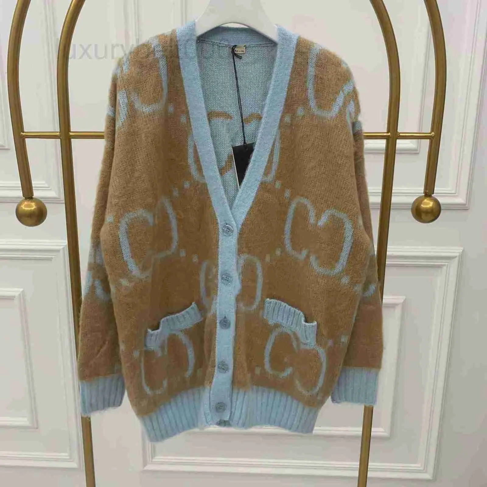 Pulls pour femmes Designer Automne Marque Se Style Pull Cardigan À Manches Longues Col En V Kaki Mode Vêtements Haute Qualité Femmes U8UX