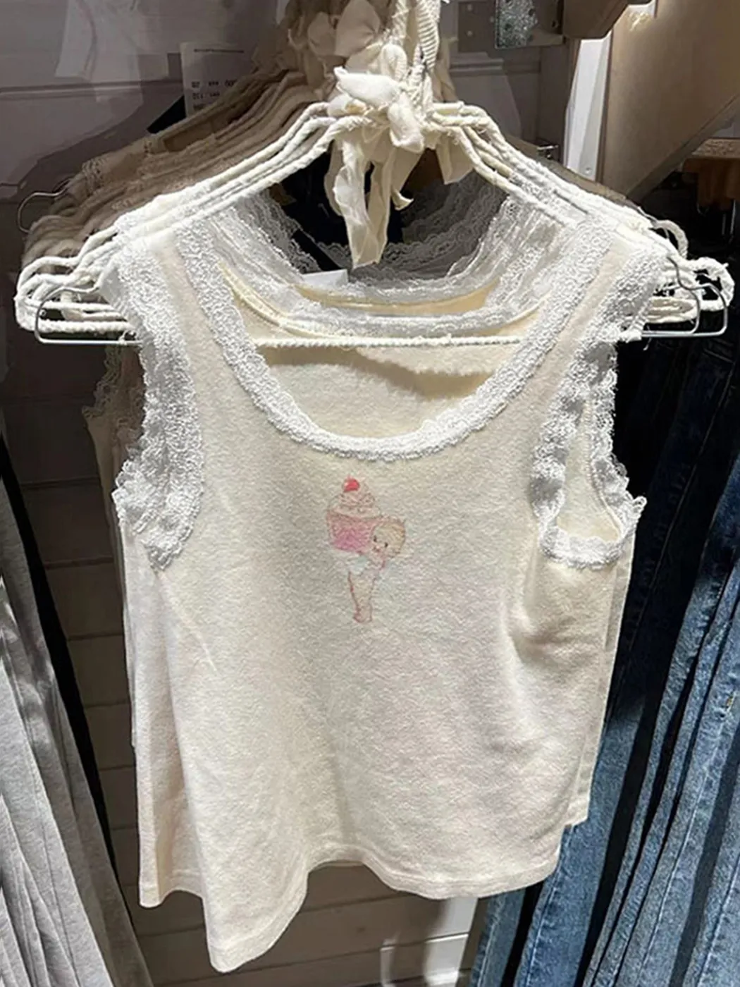 Zbiorniki damskie Camis Vintage Angel Print Koronki Topy Kobiety Słodka urocza bez rękawów Bawełna miękkie krótkie koszulki żeńskie letnie eleganckie uprawy 230627