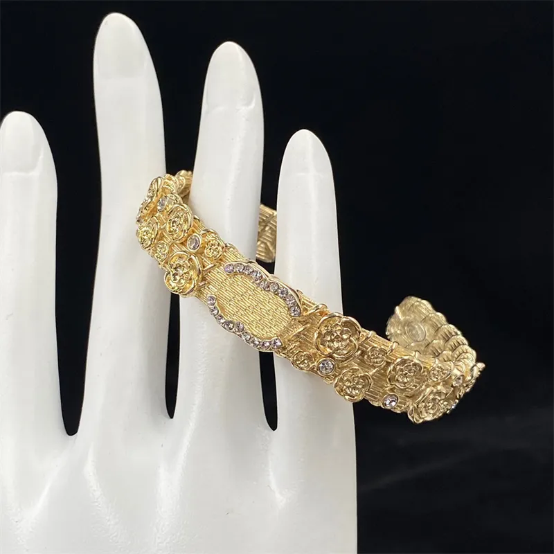 Fashion Luxury Gold Leaf Bracelet With Diamond Pendant Ladies Hand Jew |  Fruugo TR