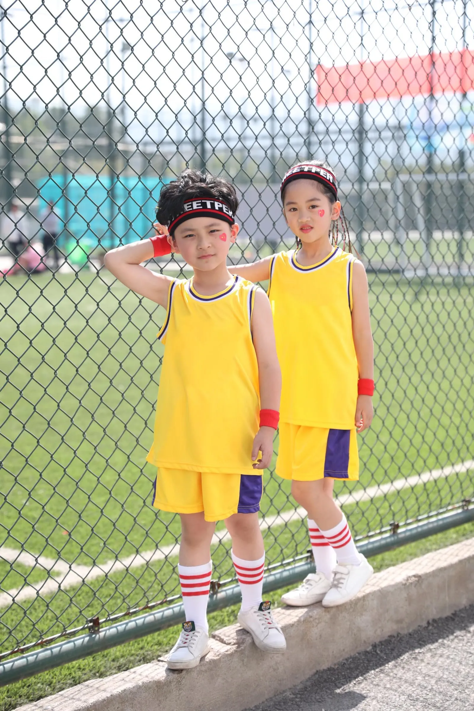 Bekleidungssets Fußballuniformen für Kinder Jungen und Mädchen Kinder aldult Benutzerdefinierte Basketball-Teamanzug Kleidungsset Trainingsanzug Kurzarmtrikot 230626