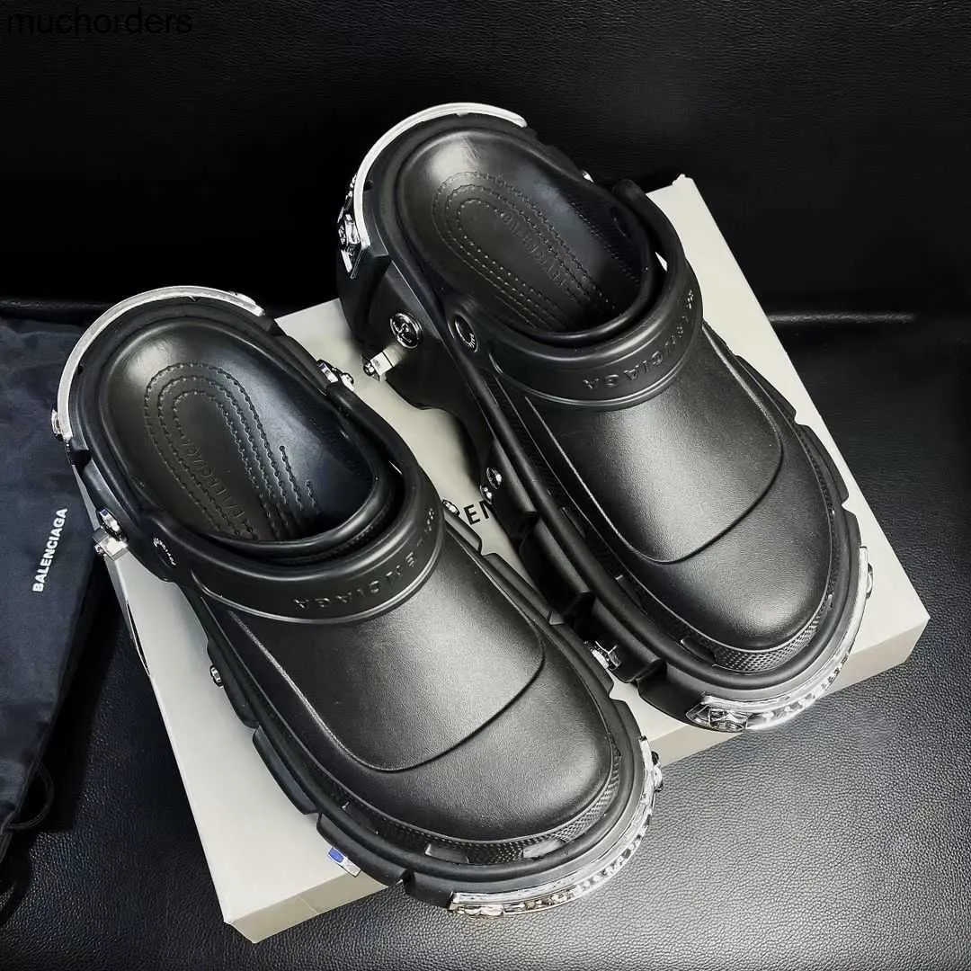 Site officiel de Sandals 2022 avec la même tendance de la mode style étranger haut de gamme sandales de couple à respirabilité accrue