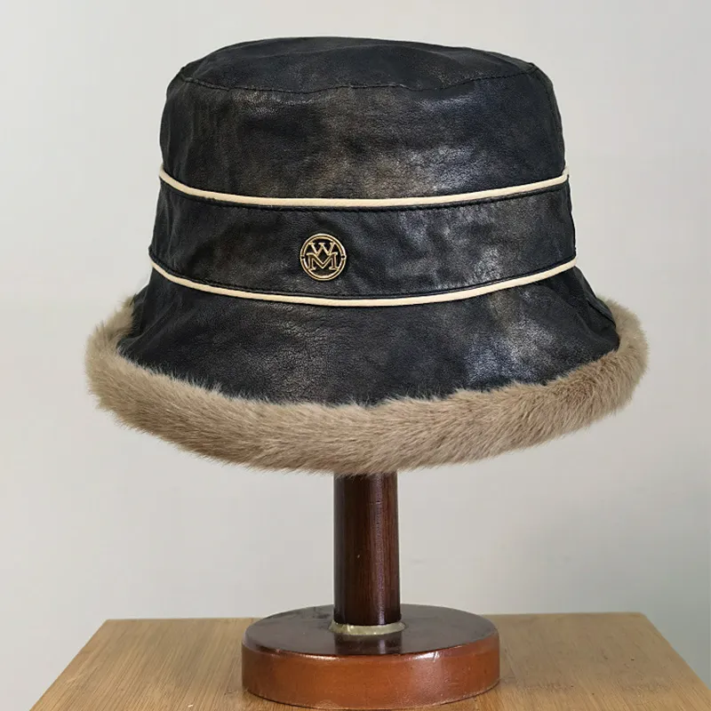 Ny vinterhatt kvinnor hink hatt pu läder platt topp bred brim hatt faux päls lady kyrka derby party mode vatten bevis varm hatt