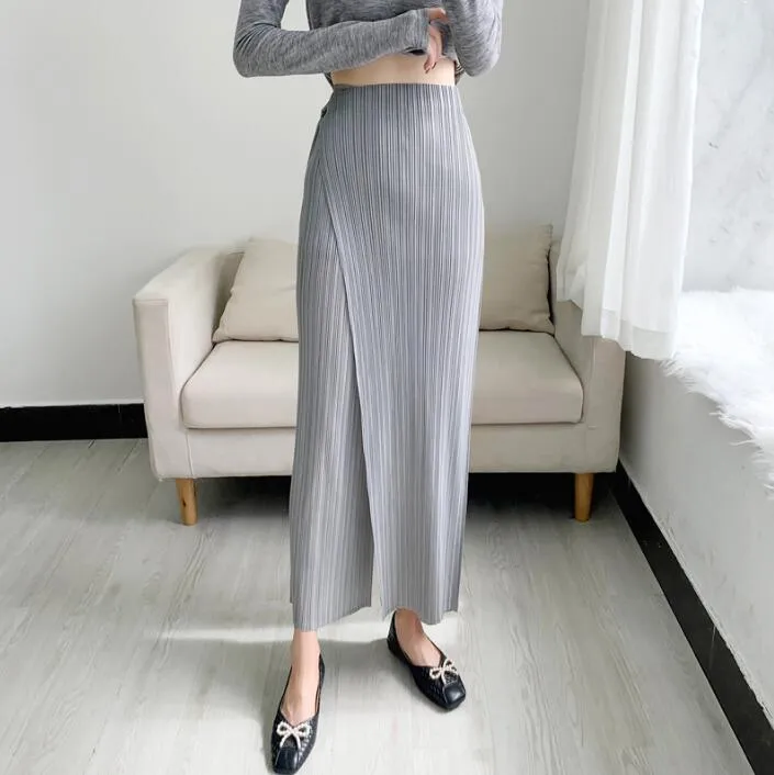 2023 New ISSEY Pleated Straight Leg Trousers Slanted Loose Casual Pleated Trousers Pressed Pleated Trousers