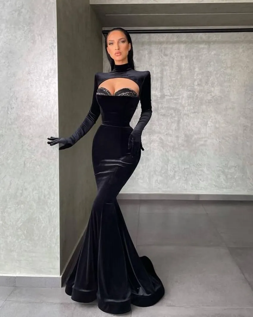 Elegant Black Velvet Mermaid Evening Dress High Neck Sequined Beaded Sweep Train Formal Prom Gowns