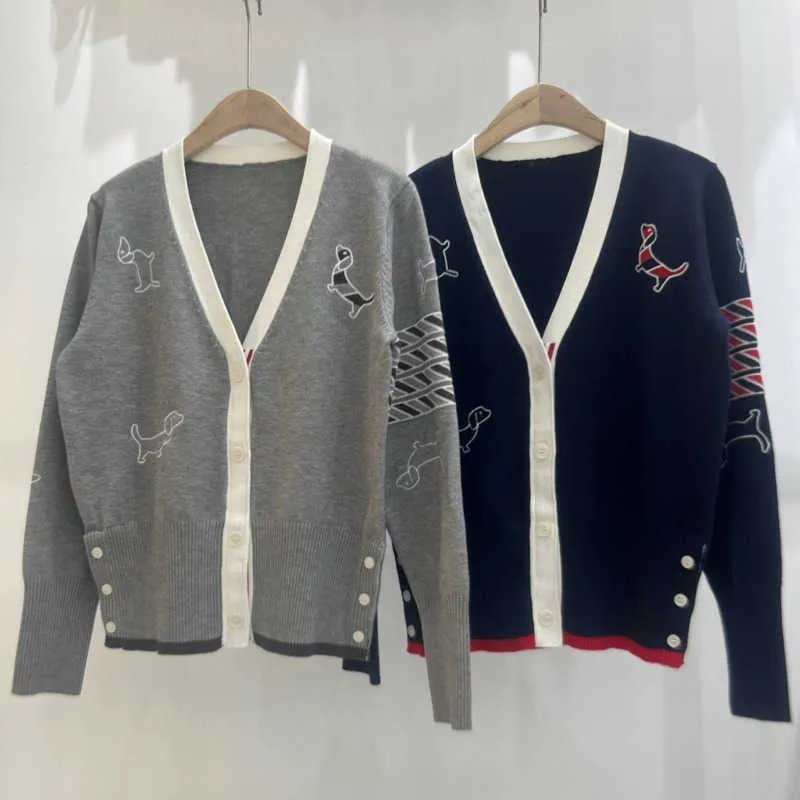 Mode randig stickad av kvinnor V-ringning Cardigan tröja Designerkläder lyx varumärke stickat topp broderad jumper lös stickad skjorta storlek s-xl