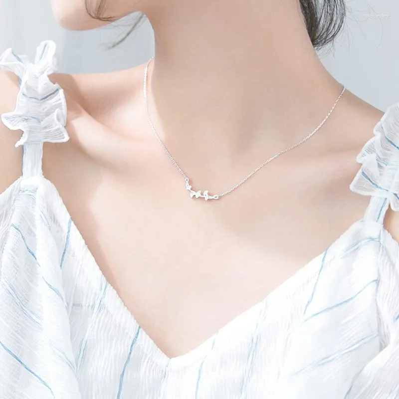 Kedjor ginkgo blad liten silverfärg handgjorda kedjekedjans halsband för kvinnor lyxiga enkla modeströja smycken SN2422