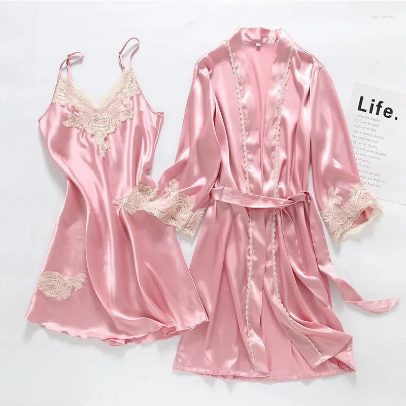 Kvinnors sömnkläder Kvinnors 2023 Summer Ice Silk Nightgown Long Sleeve Brud Morning Glown Thin Sexig spets Suspender Tvåbit Set Robe
