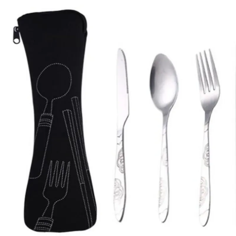 Ny 3st/Lot Knife Fork Spoon Set Cutrow Set Table Provey Dinner Lunch Set Väskor Skriv ut snidning av rostfritt stål bestick skolpicknick camping ätverktyg grossist