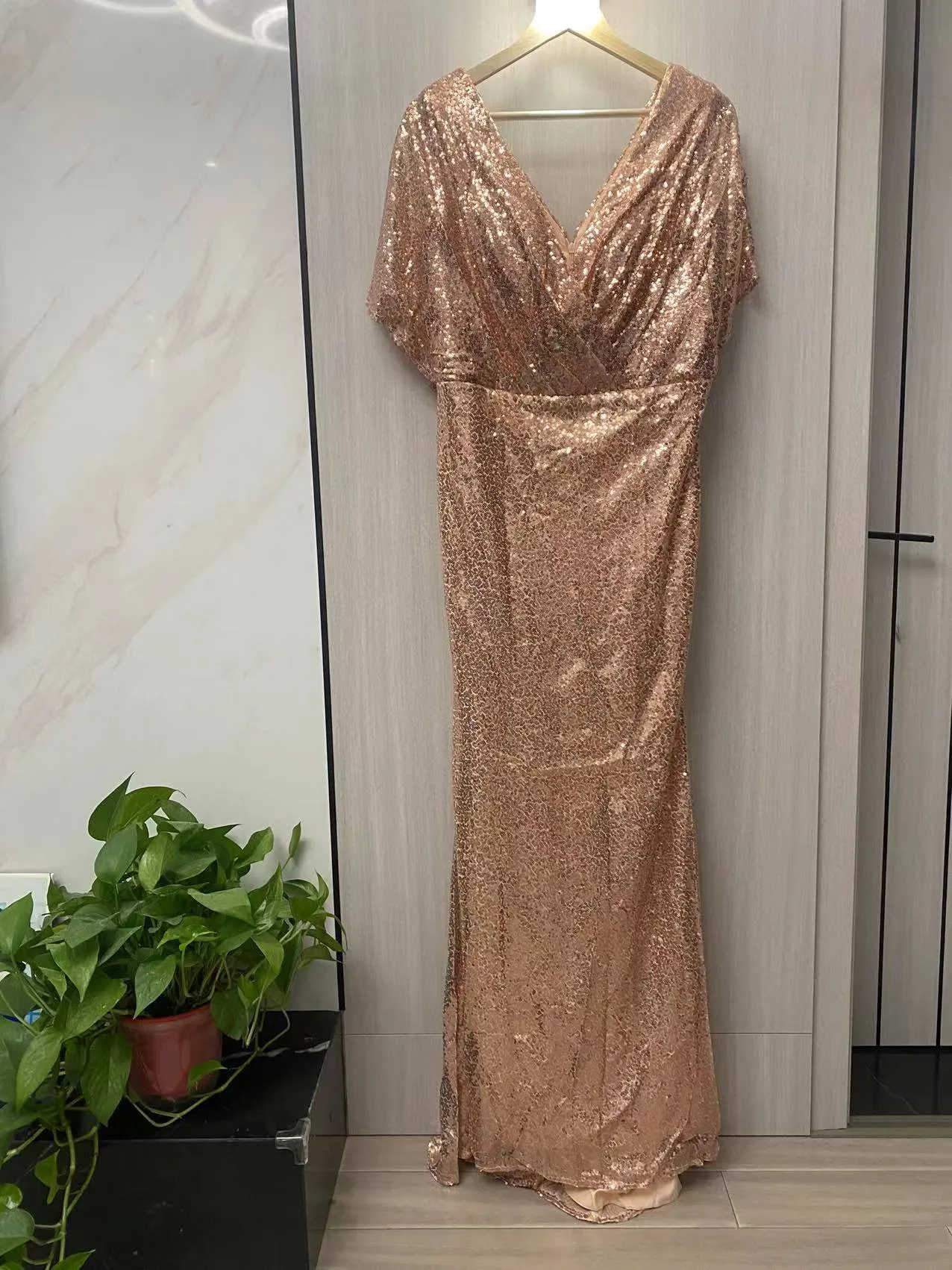 2024 Rose Gold Bridesmaids Dresses V Neck Sequined Lace Elastic Satin  Floor-Length Trumpet Wedding Gowns from Dhgate Bridesmaid Dress - price  72.37